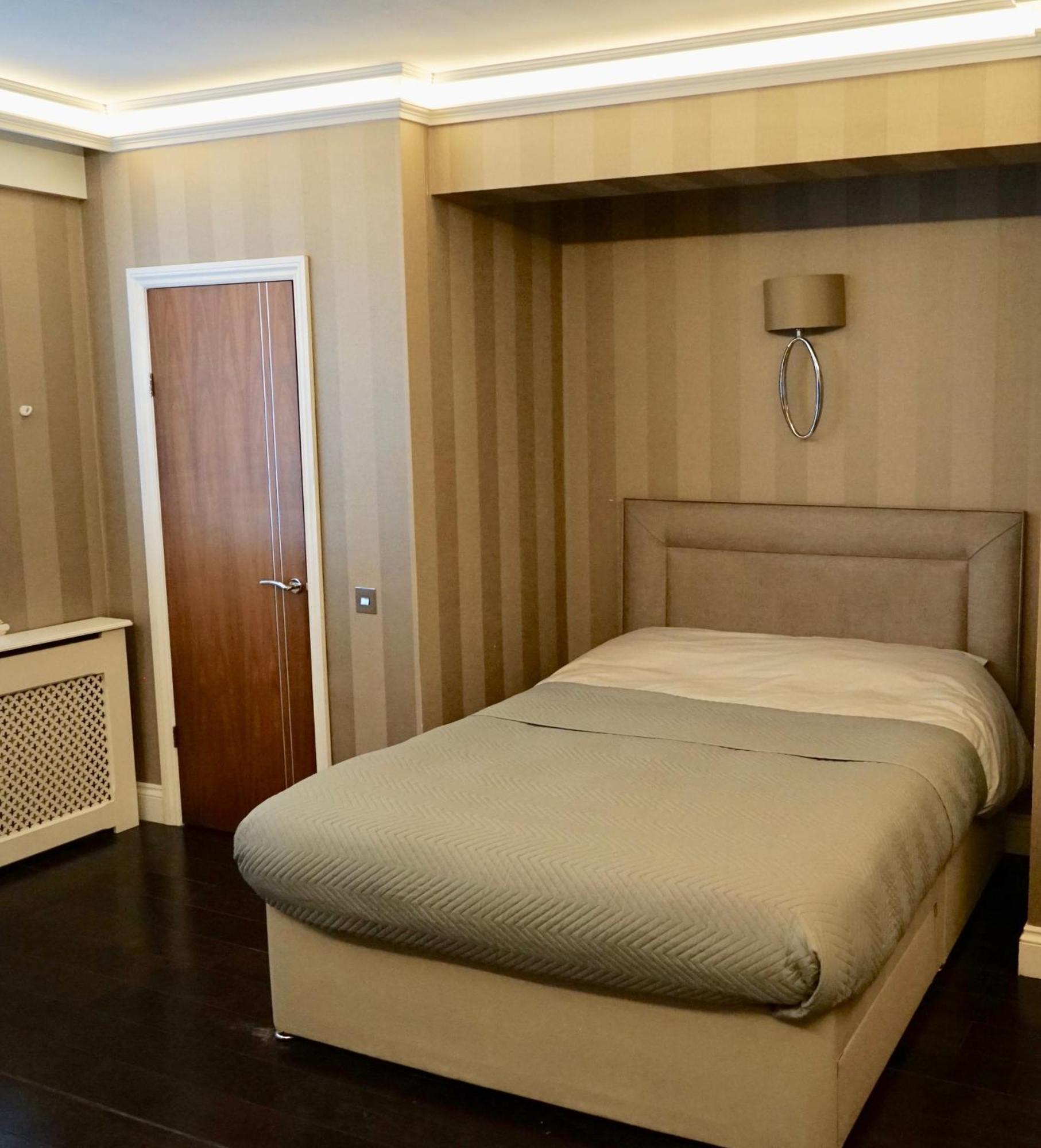 Prime Location Studio Apartment Лондон Екстериор снимка